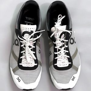 Cloudrush Black | White WOMEN'S || US Size W-9.5 || EUR-41 || UK-7.5